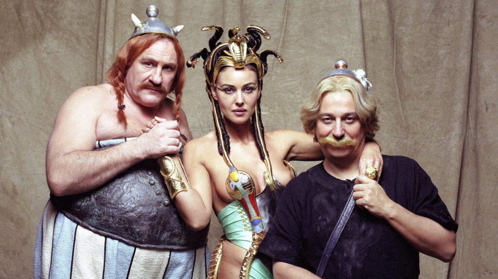 Propagačný záber z filmu Asterix a Obelix: Misia Kleopatra