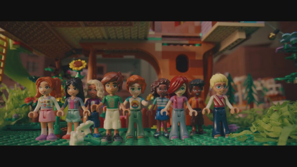 Propagačný záber z filmu LEGO Friends: Muzikál v Heartlake